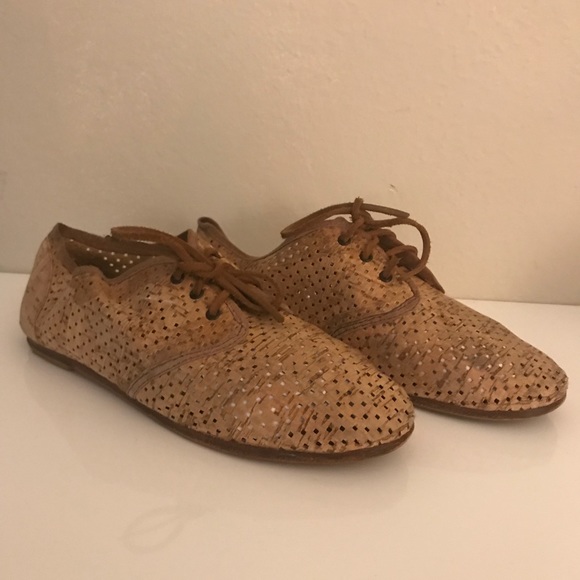 COPY - Osborn perforated cork shoe - Picture 2 of 4